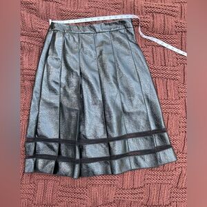 Gracia Silver Black A-Line Pleated Skirt